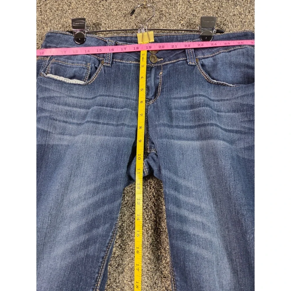 Dots Women's Size 12 Capri Jeans Blue Denim Mid Rise Mid Calf Casual 38x18‎